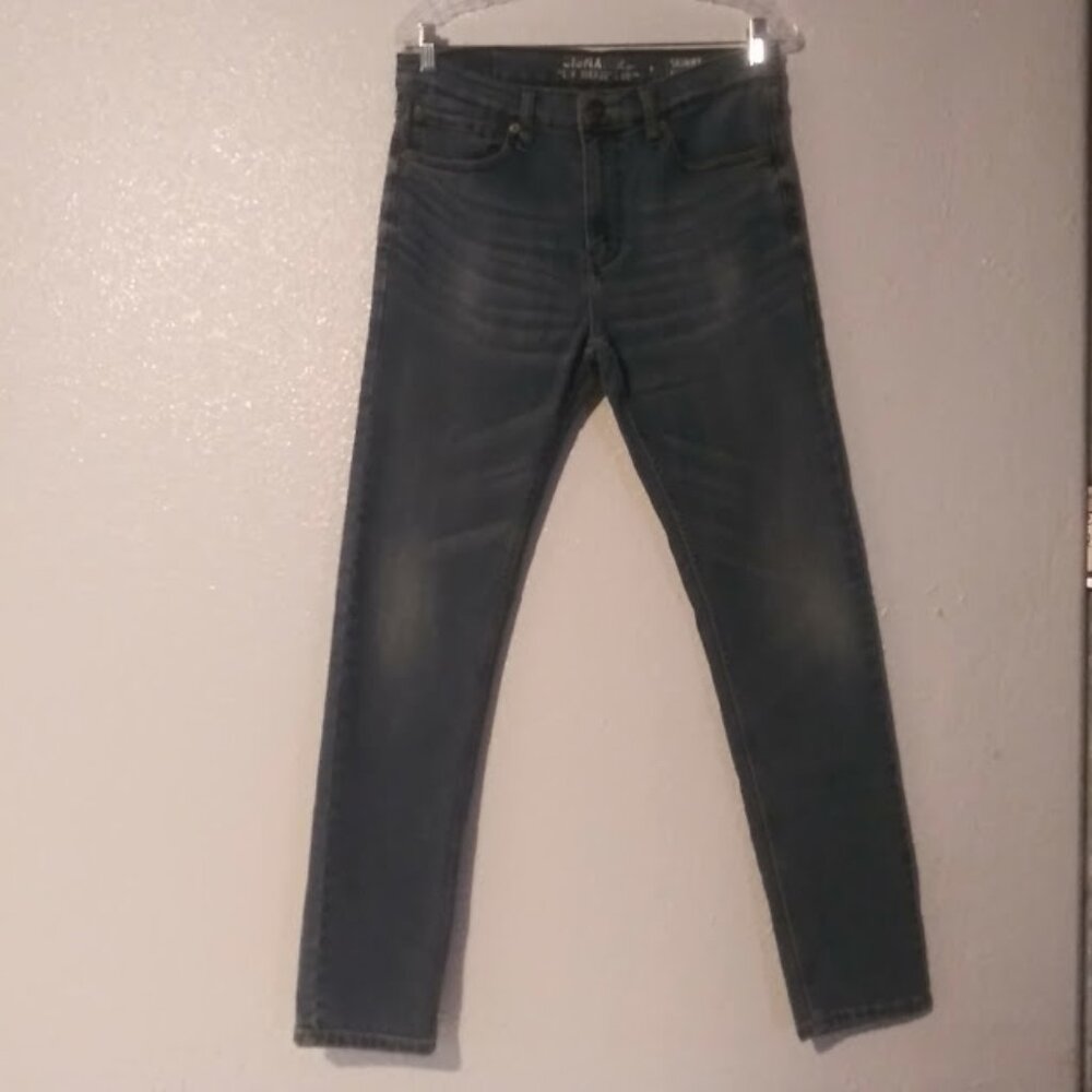 Signature Levi's Straus & CO men's size 33 X 32 light wash jeans
